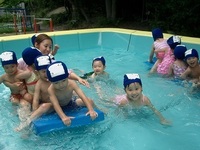 ３歳児　プール遊び