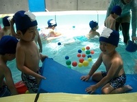 3歳児プール遊び
