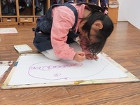 ３歳児　お話しの絵「おむすびころりん」